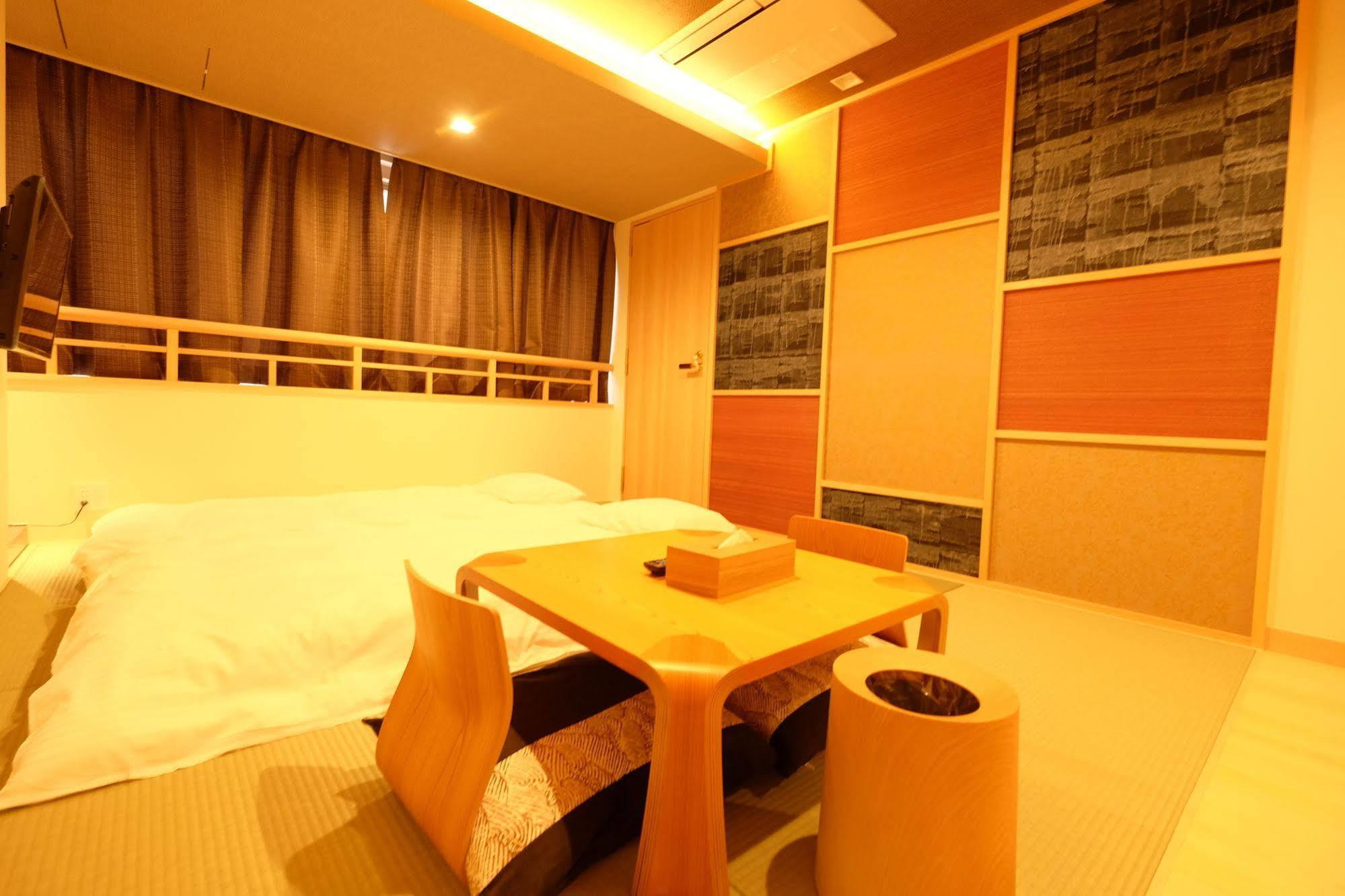 東心斎橋おおきにアパート Ookini Ryokan & Apartment โอซาก้า ภายนอก รูปภาพ